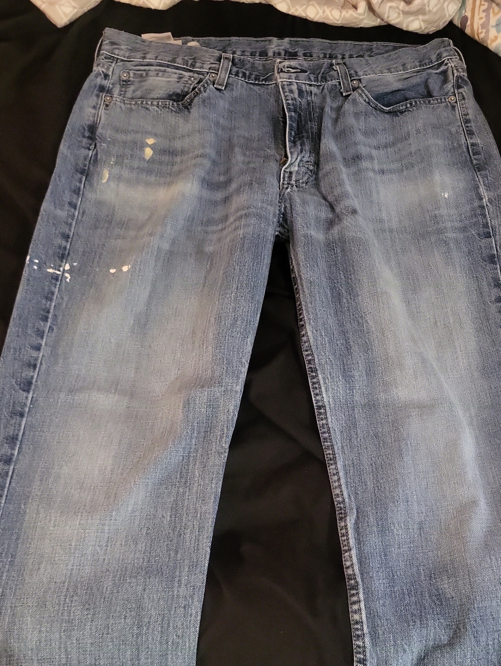 Levi's Men's Light Blue Straight Jeans with Paint-Style Distressing